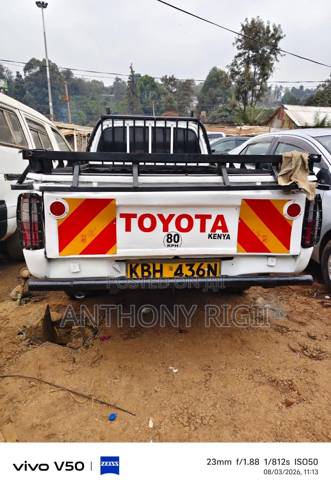 Toyota Hilux 2003 White