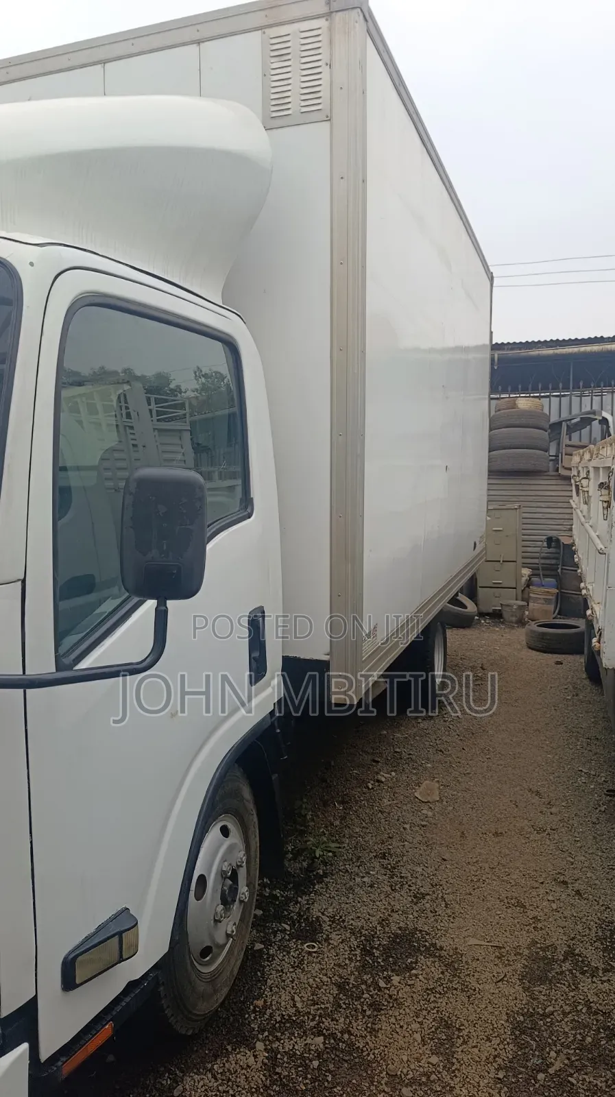 2021 Isuzu Mini Truck - Excellent Condition