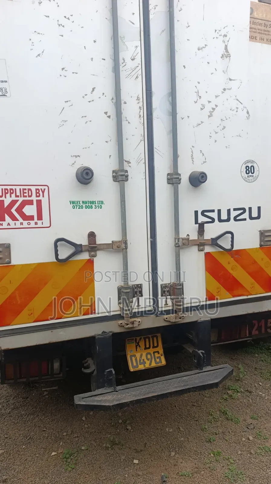 2021 Isuzu Mini Truck - Excellent Condition