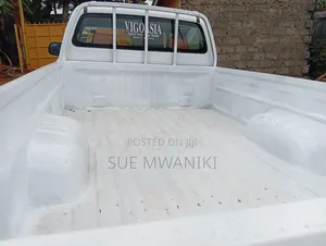 Toyota Hilux 2013 White