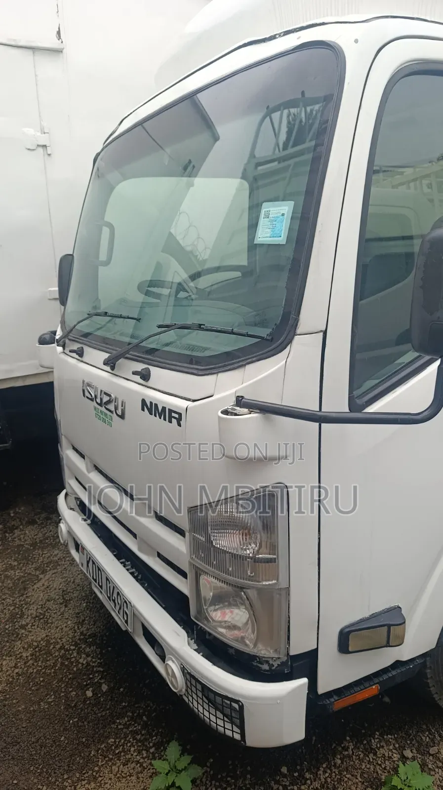 2021 Isuzu Mini Truck - Excellent Condition