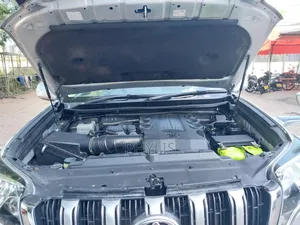 Toyota Land Cruiser Prado 2015 Silver