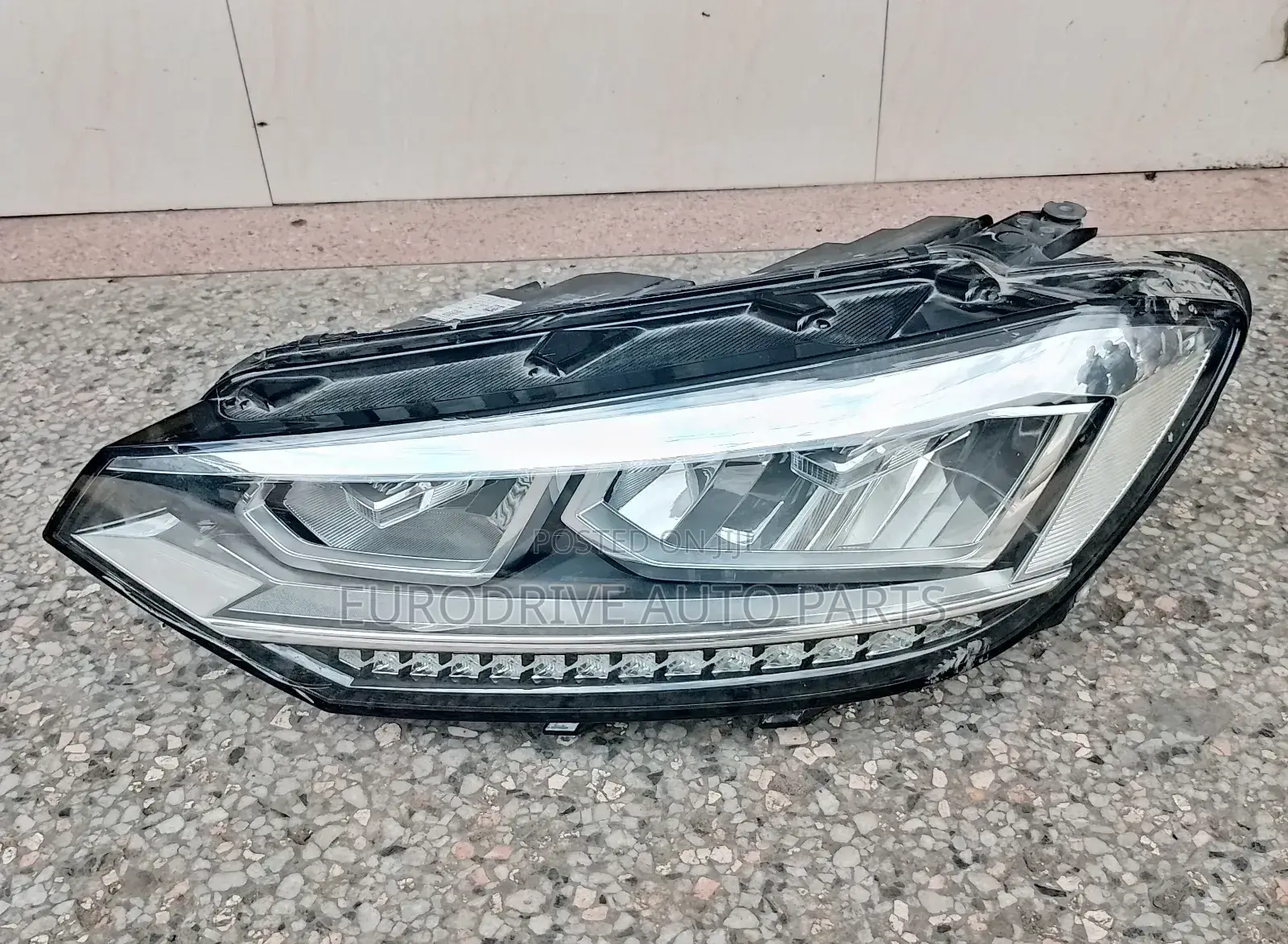 VW Touran 5T Headlight Xenon 2018 Model