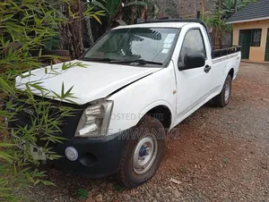 Isuzu D-MAX 2011 White