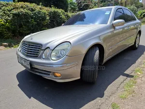 Mercedes-Benz E200 2004 Silver