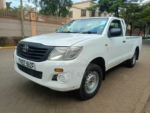 Toyota Hilux 2013 White