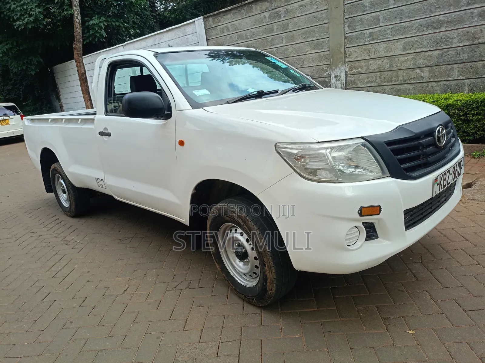Toyota Hilux 2013 White