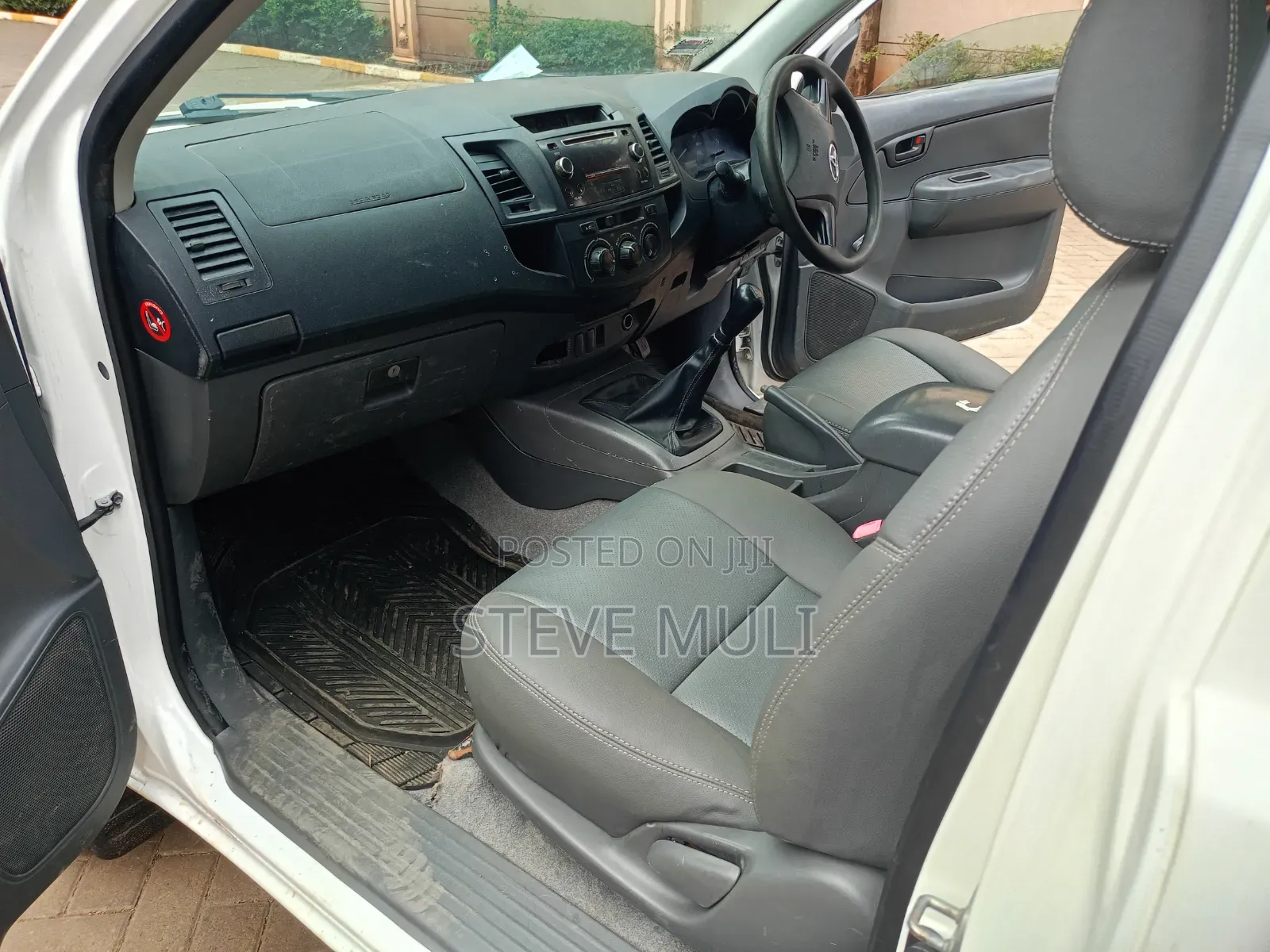 Toyota Hilux 2013 White