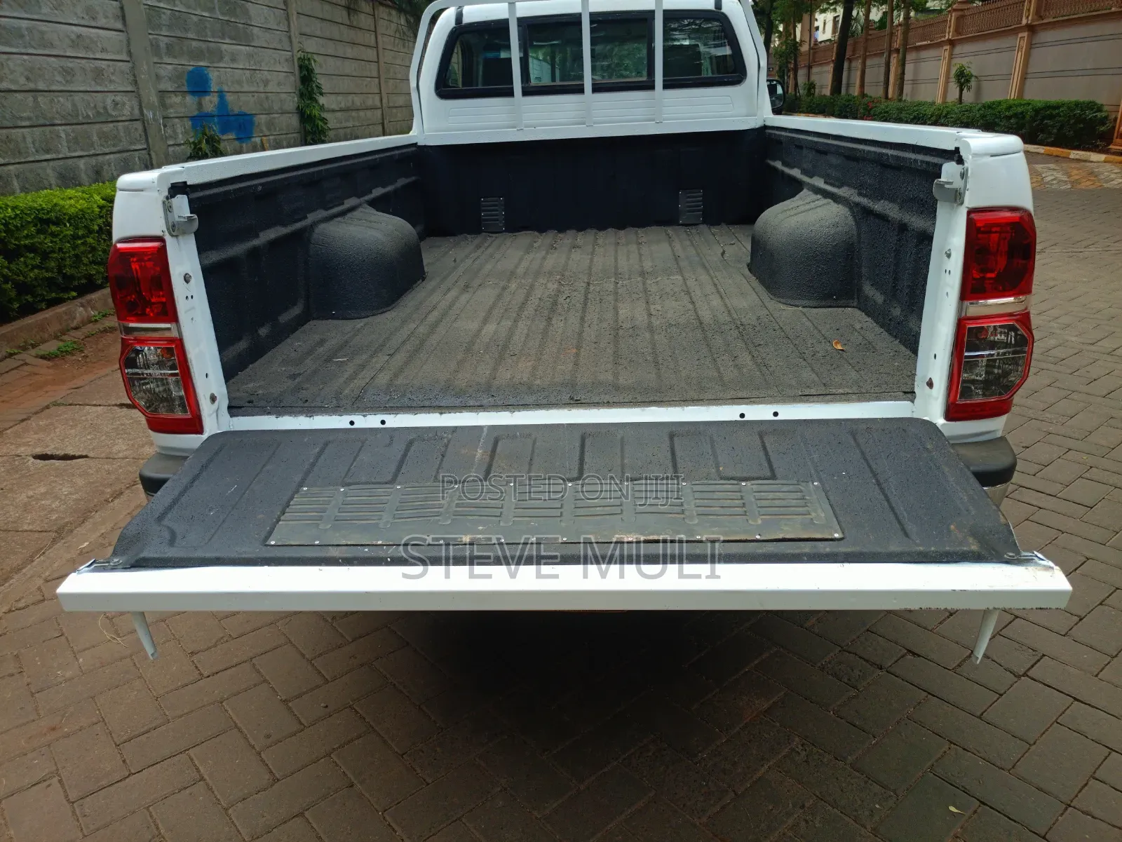 Toyota Hilux 2013 White