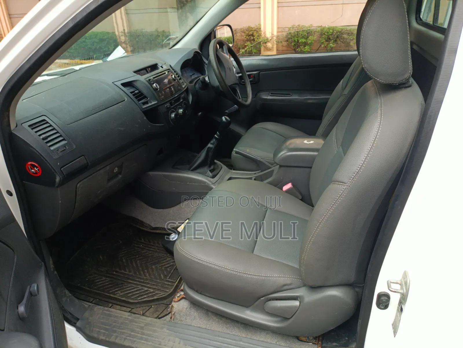 Toyota Hilux 2013 White