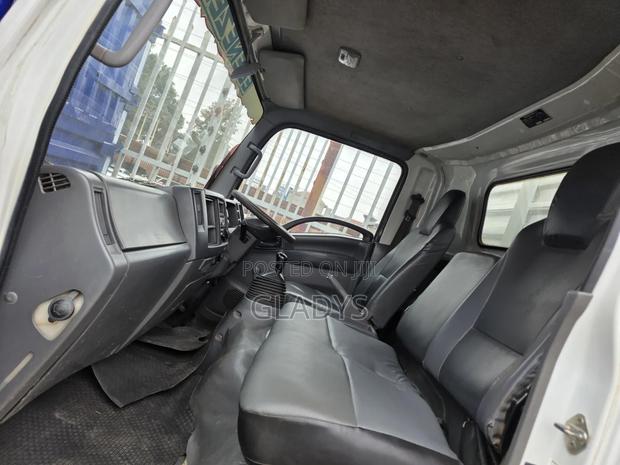 Isuzu NQR Open Body Year 2019 - thumbnail 3