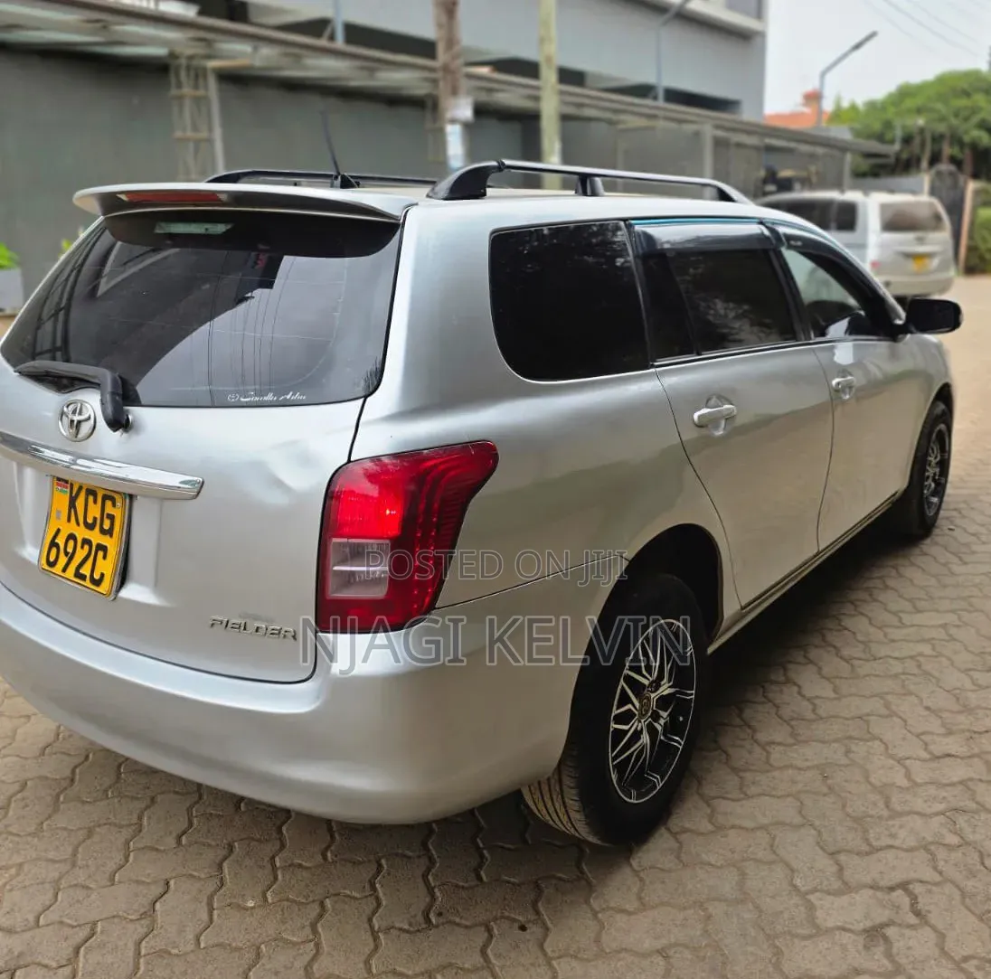 Toyota Corolla Fielder 2010 Silver