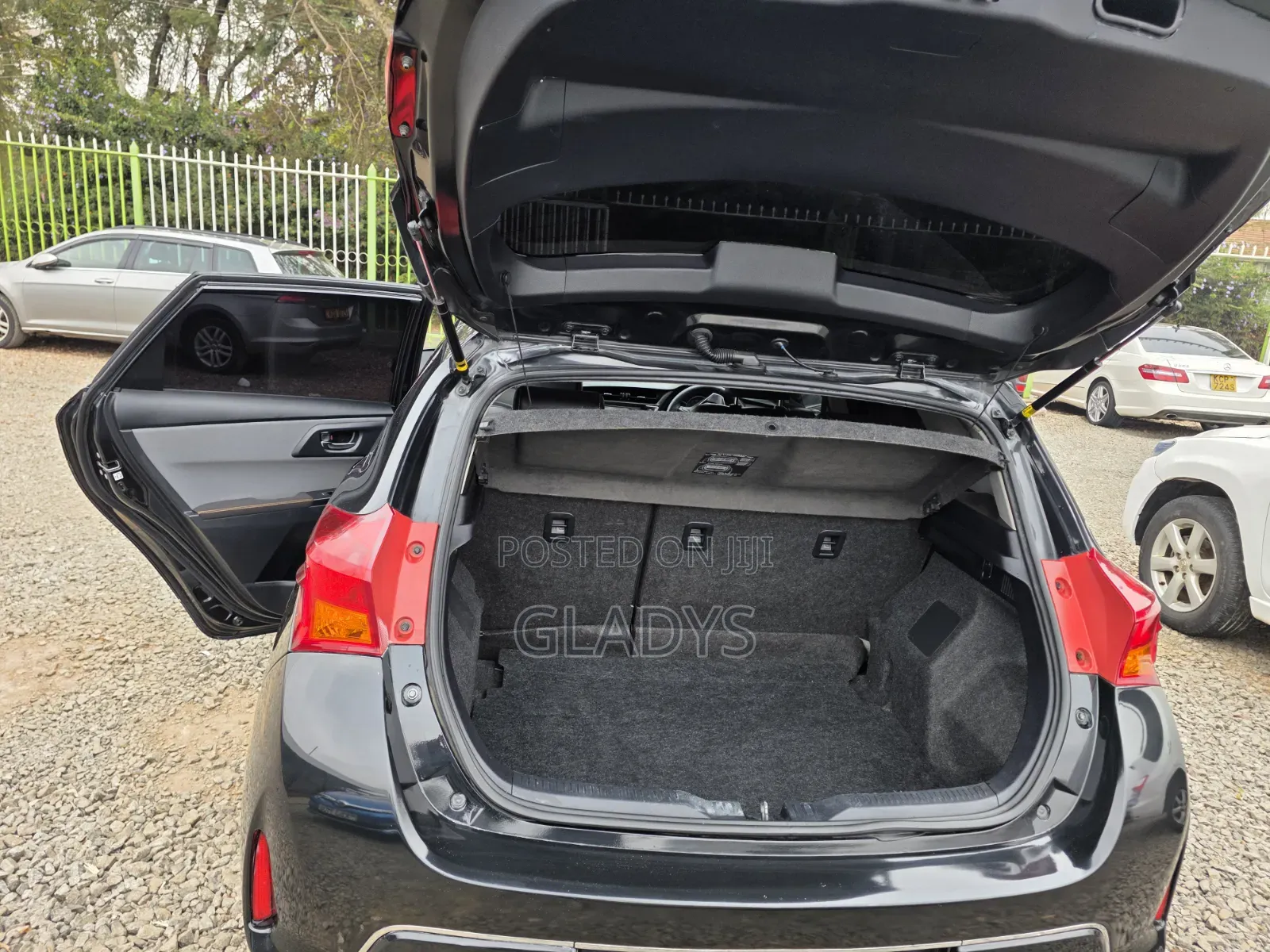 Toyota Auris 2016 Black