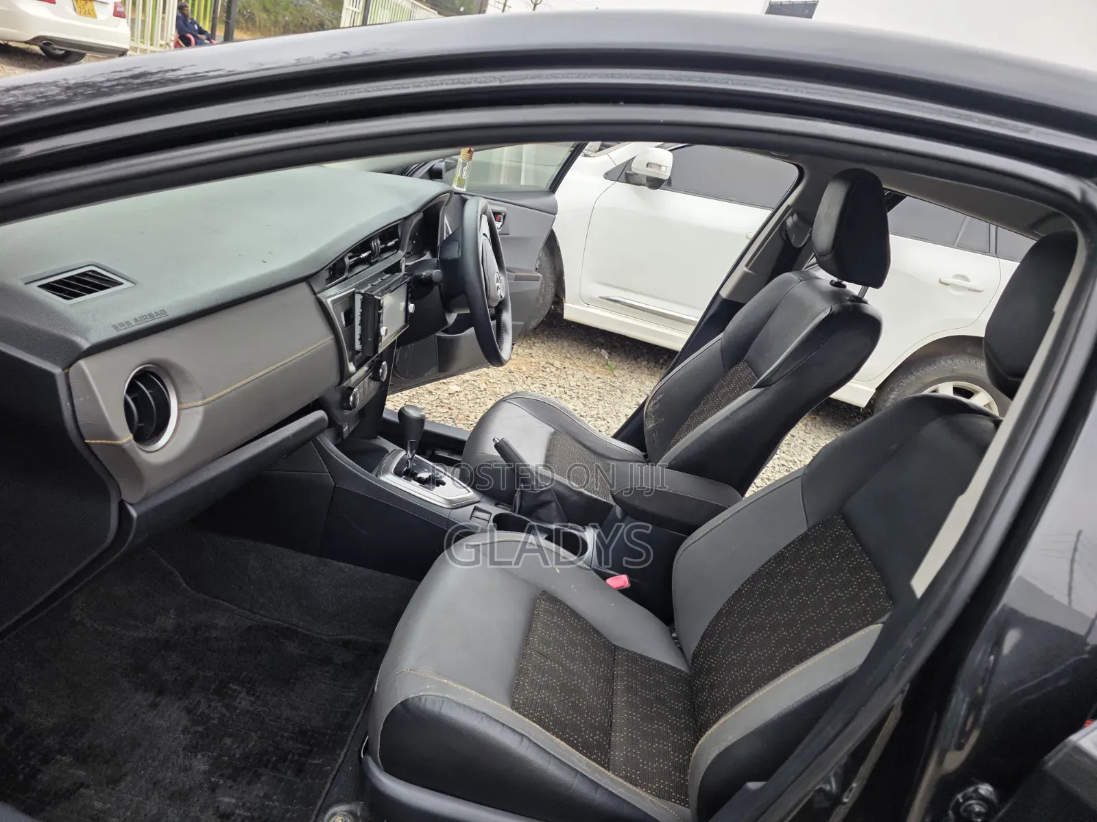 Toyota Auris 2016 Black