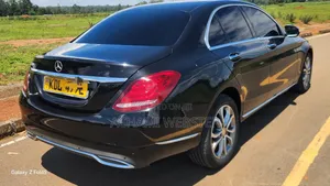 Mercedes-Benz C200 2016 Black