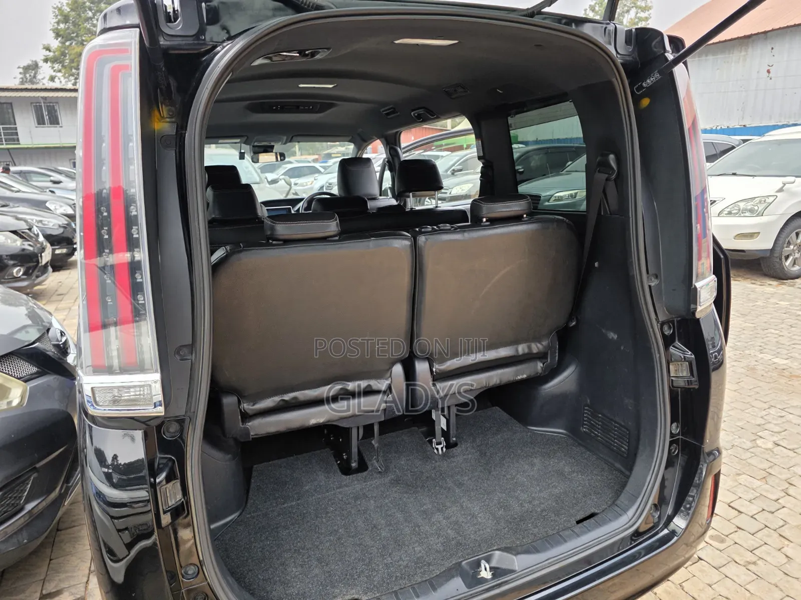 Toyota Esquire 2018 Black