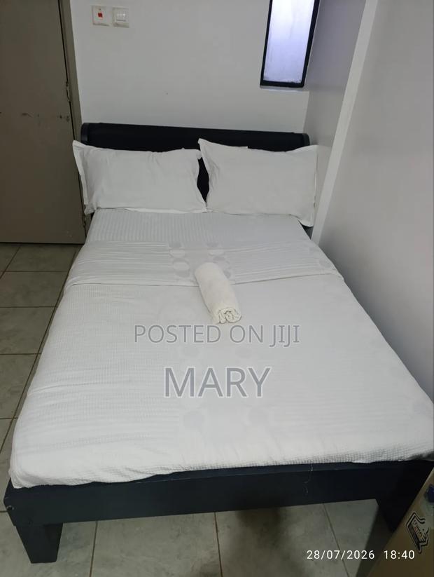 4 by 6 Bed and Mattress - thumbnail 2