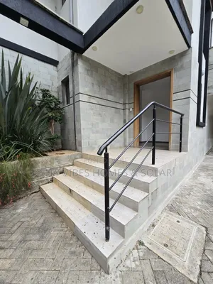 5bdrm Maisonette in Forest Line Gate, Karen C for sale