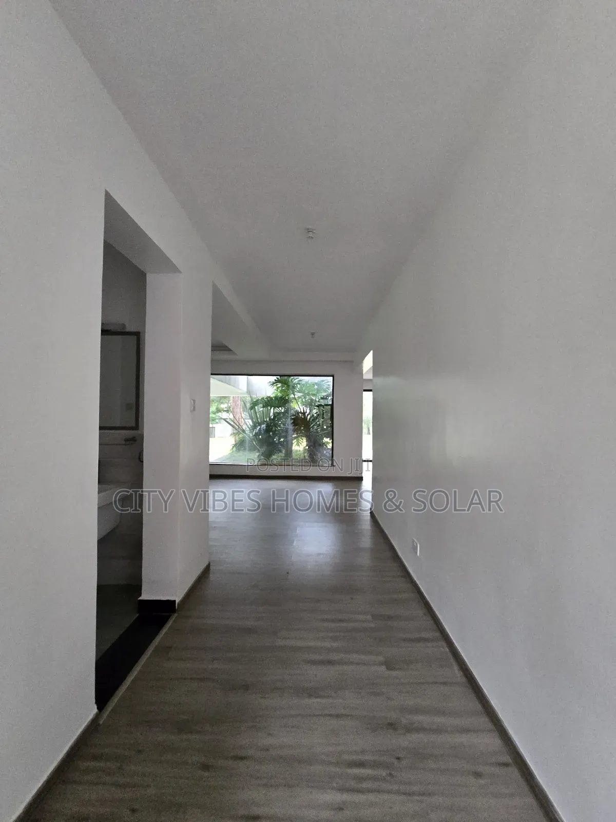5bdrm Maisonette in Forest Line Gate, Karen C for sale