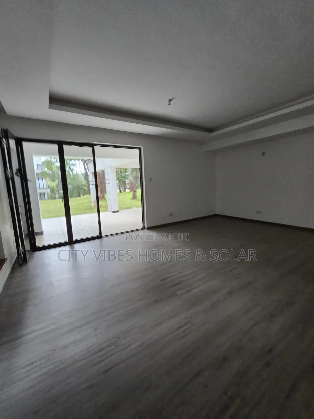 5bdrm Maisonette in Forest Line Gate, Karen C for sale