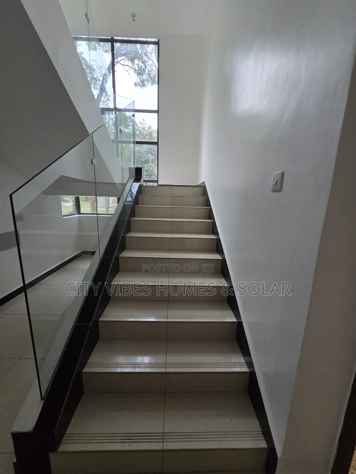 5bdrm Maisonette in Forest Line Gate, Karen C for sale