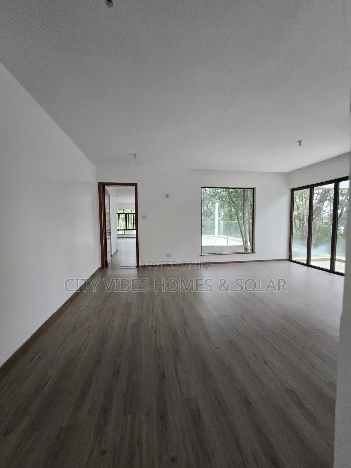 5bdrm Maisonette in Forest Line Gate, Karen C for sale