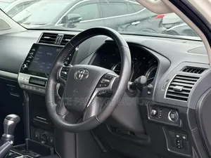 Toyota Land Cruiser Prado 2021 White