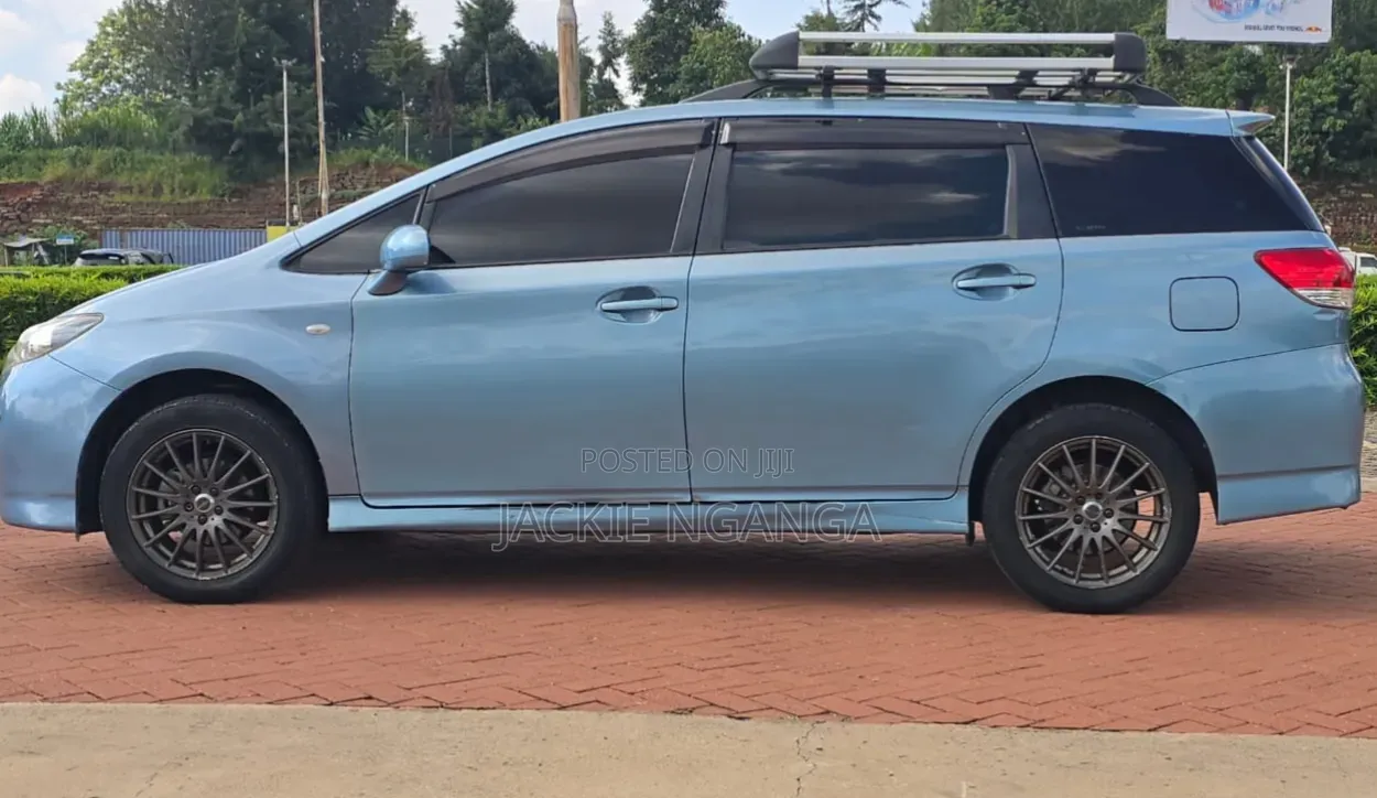 Toyota Wish 2011 Blue