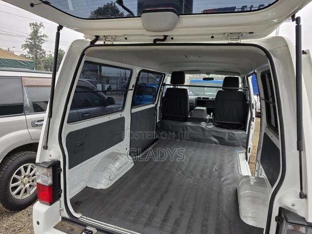 Mazda Bongo 2019 White - thumbnail 7
