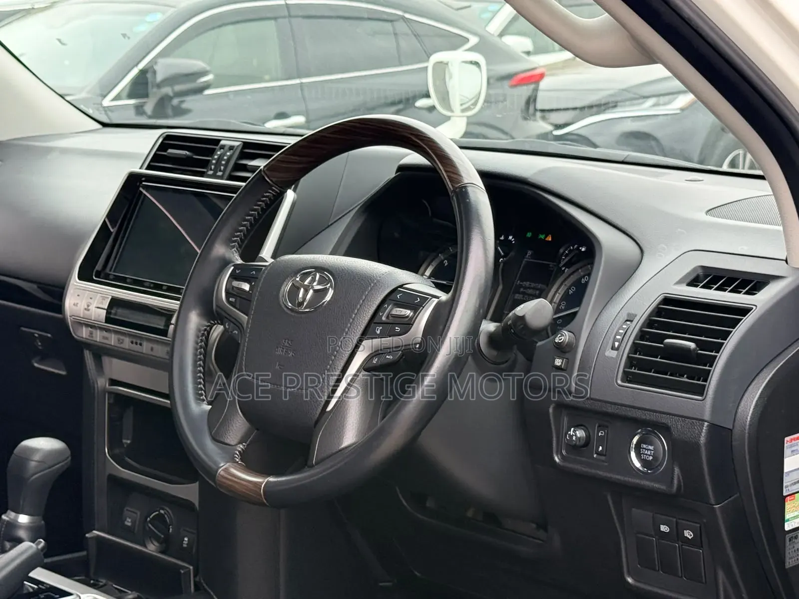 Toyota Land Cruiser Prado 2019 White