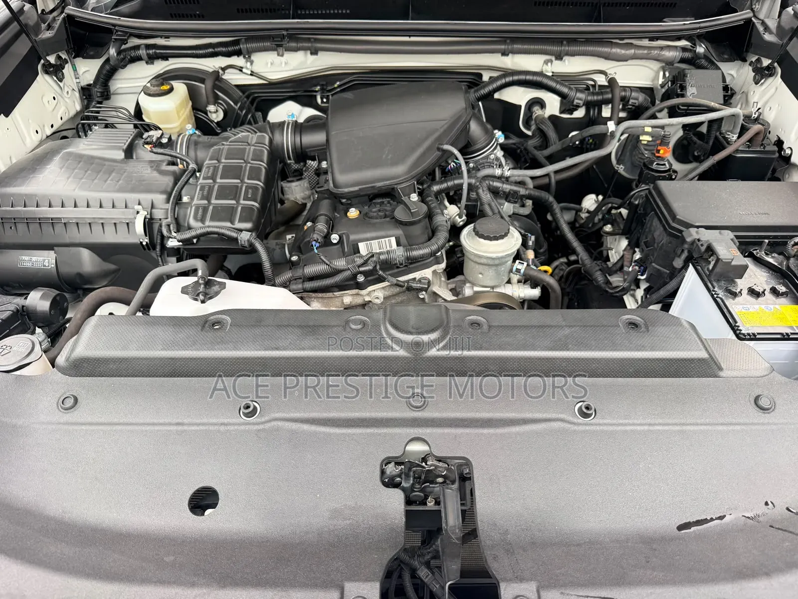 Toyota Land Cruiser Prado 2019 White