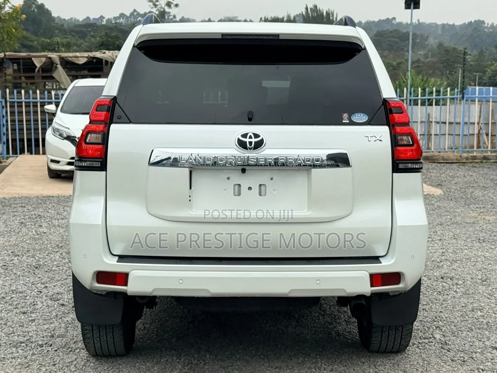 Toyota Land Cruiser Prado 2019 White
