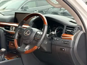 Lexus LX 2019 White