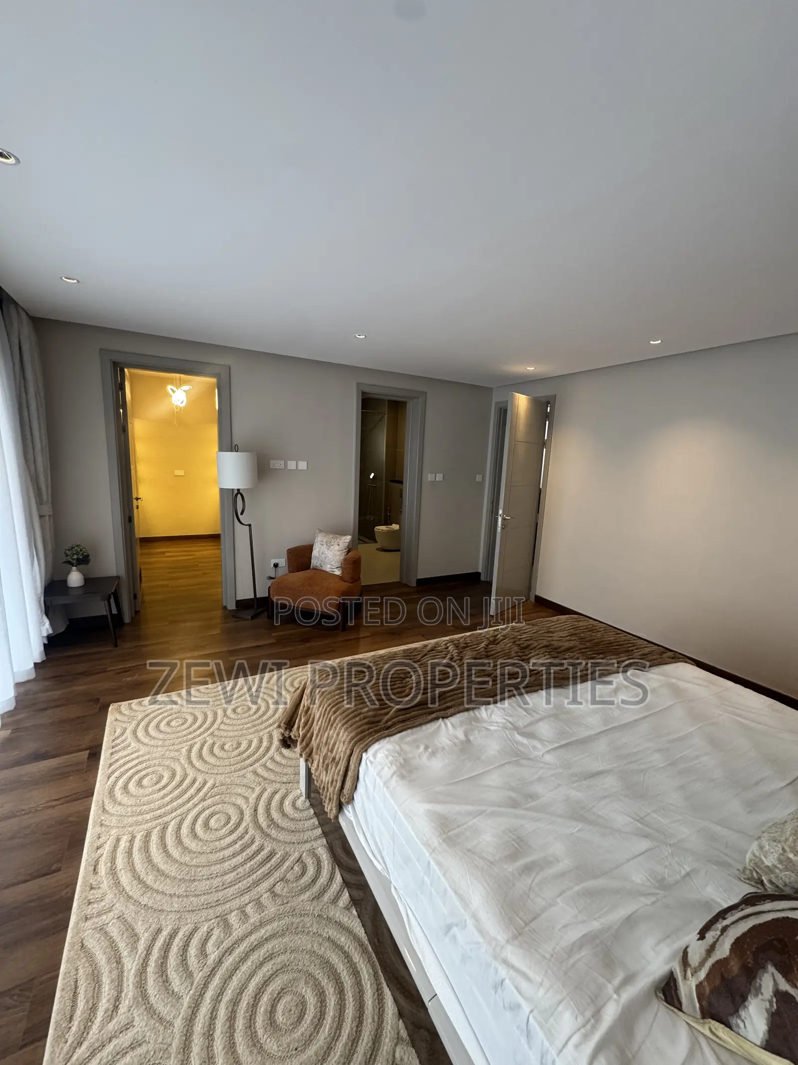 4bdrm Maisonette in Phenom Estate for sale