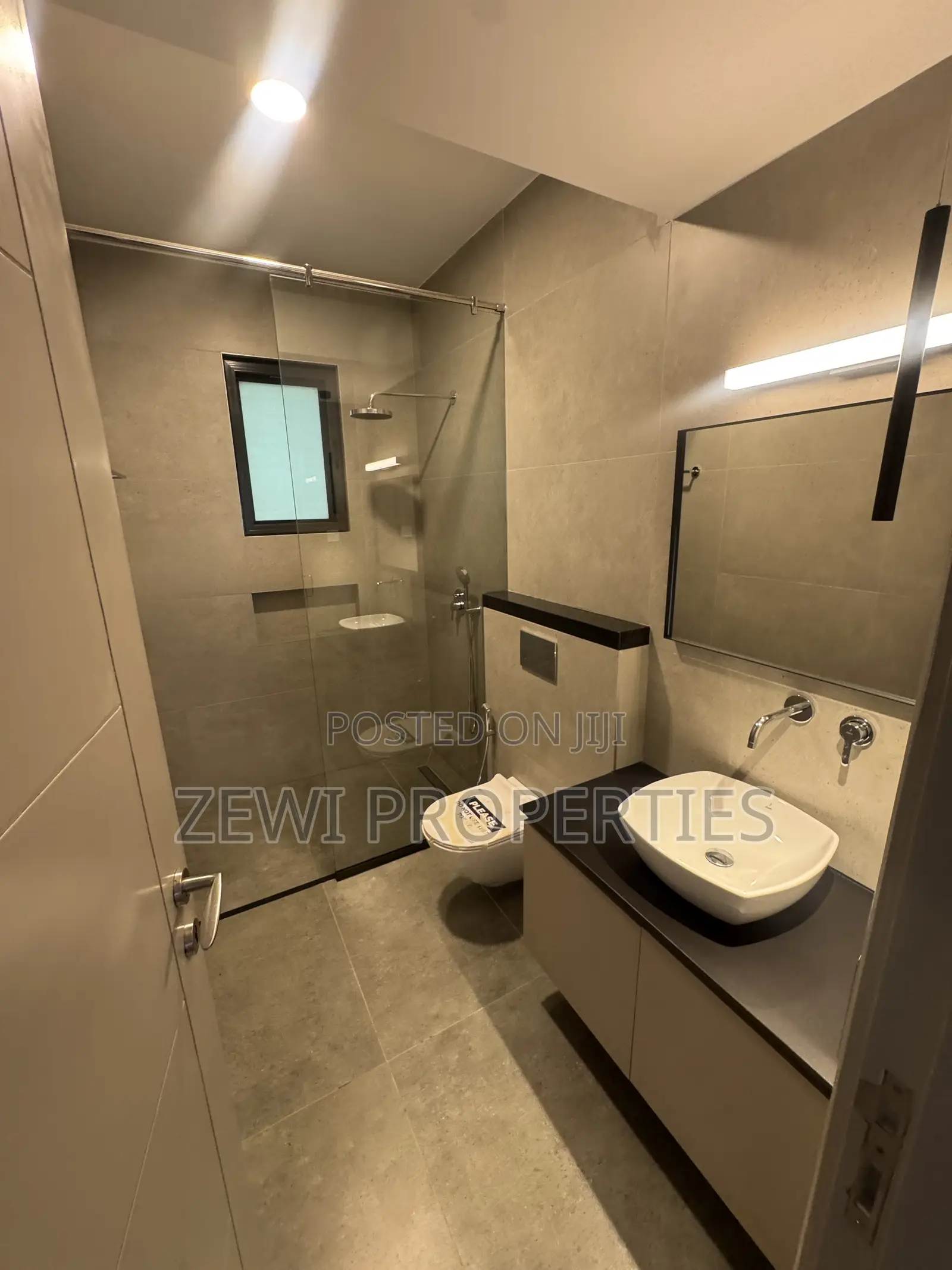 4bdrm Maisonette in Phenom Estate for sale