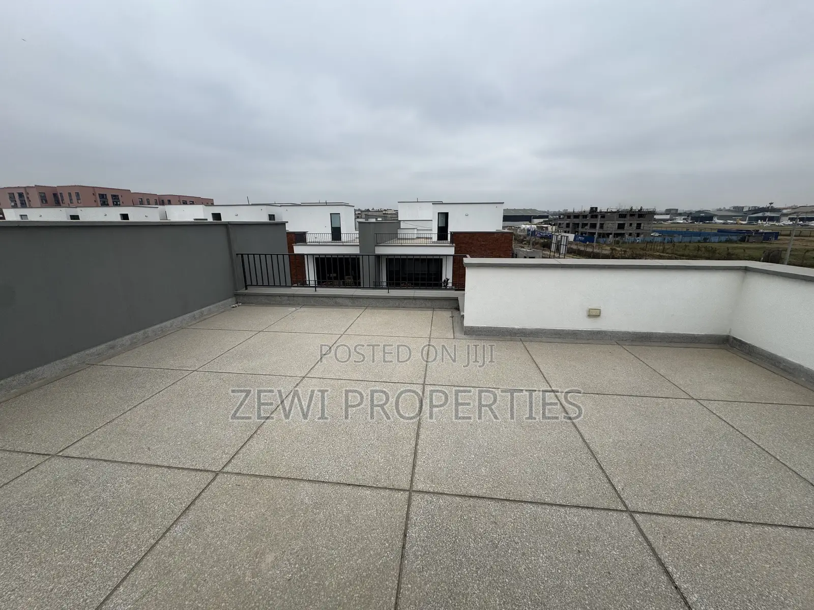4bdrm Maisonette in Phenom Estate for sale