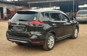 Nissan X-Trail 2018 Green