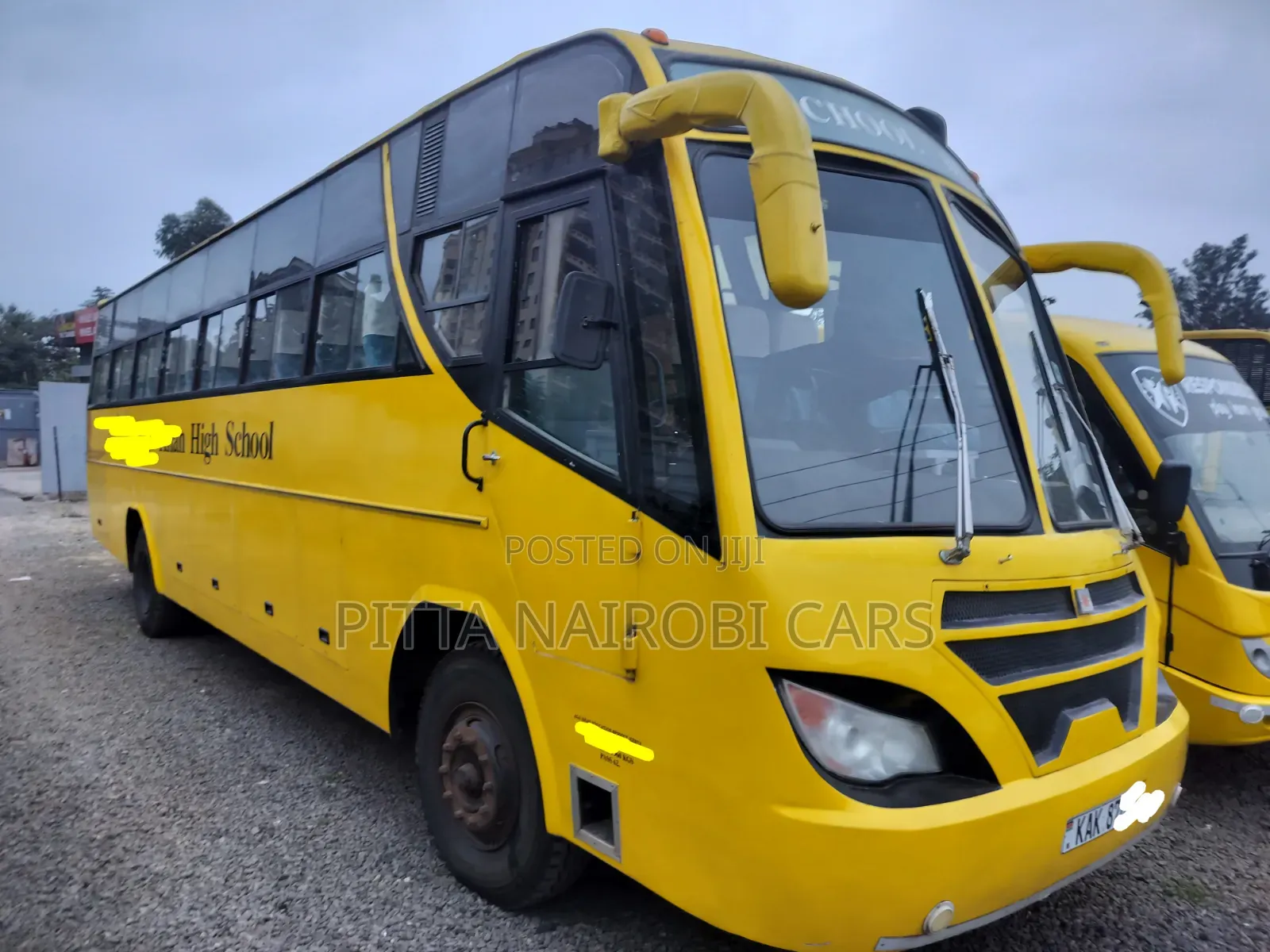 Isuzu AVR 2007 Yellow