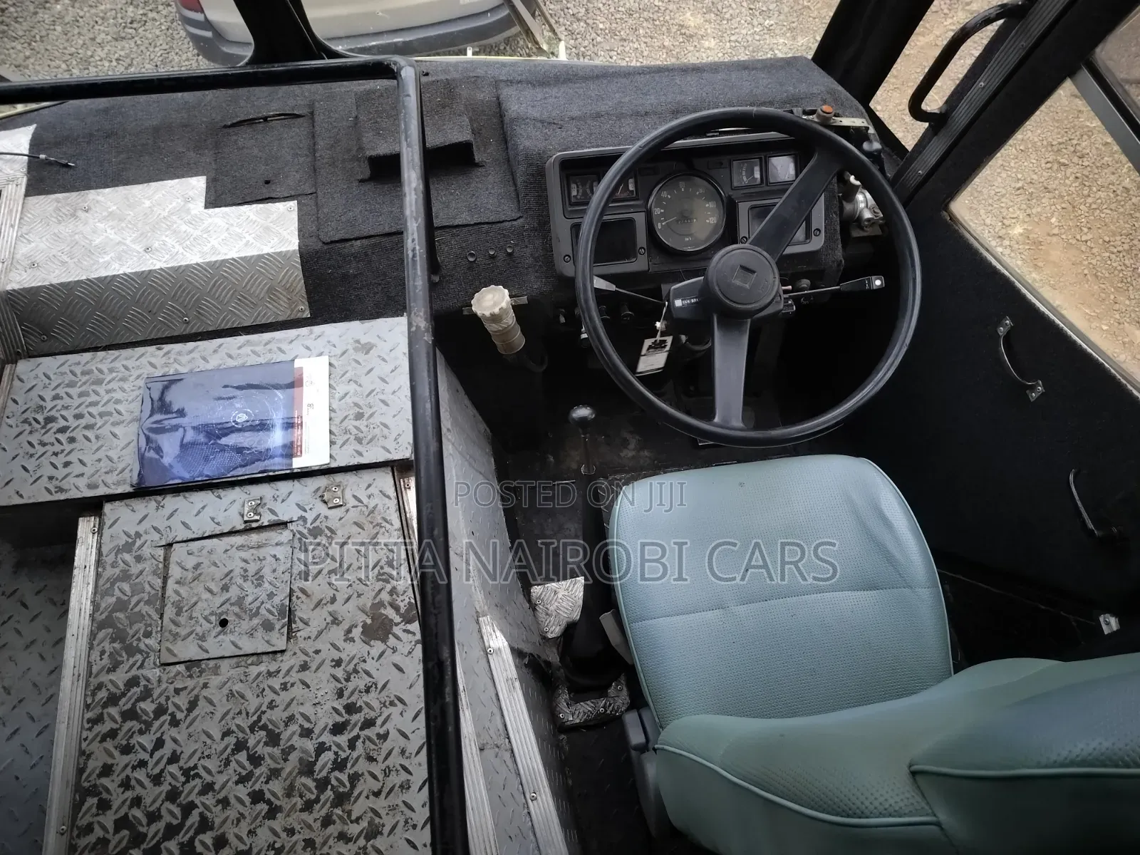 Isuzu AVR 2007 Yellow