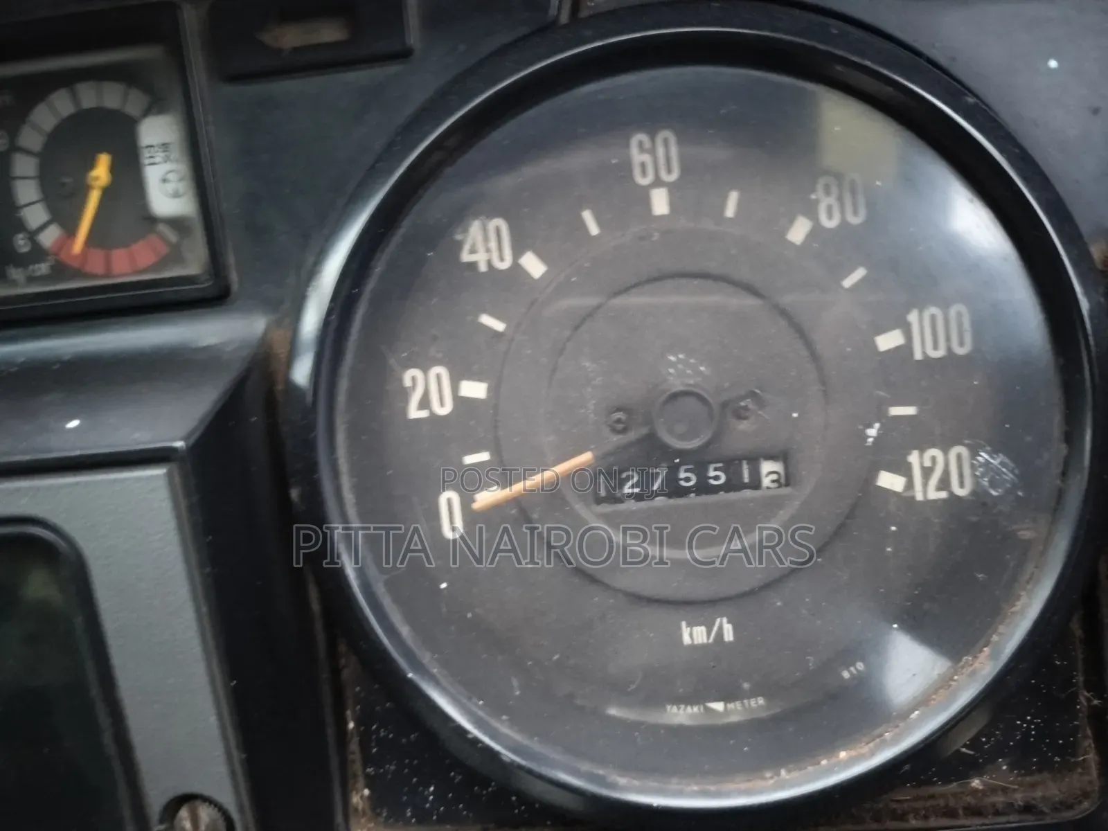 Isuzu AVR 2007 Yellow