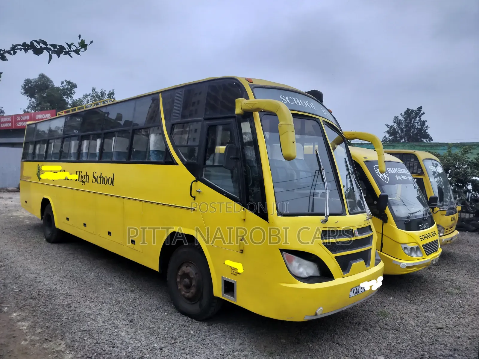 Isuzu AVR 2007 Yellow