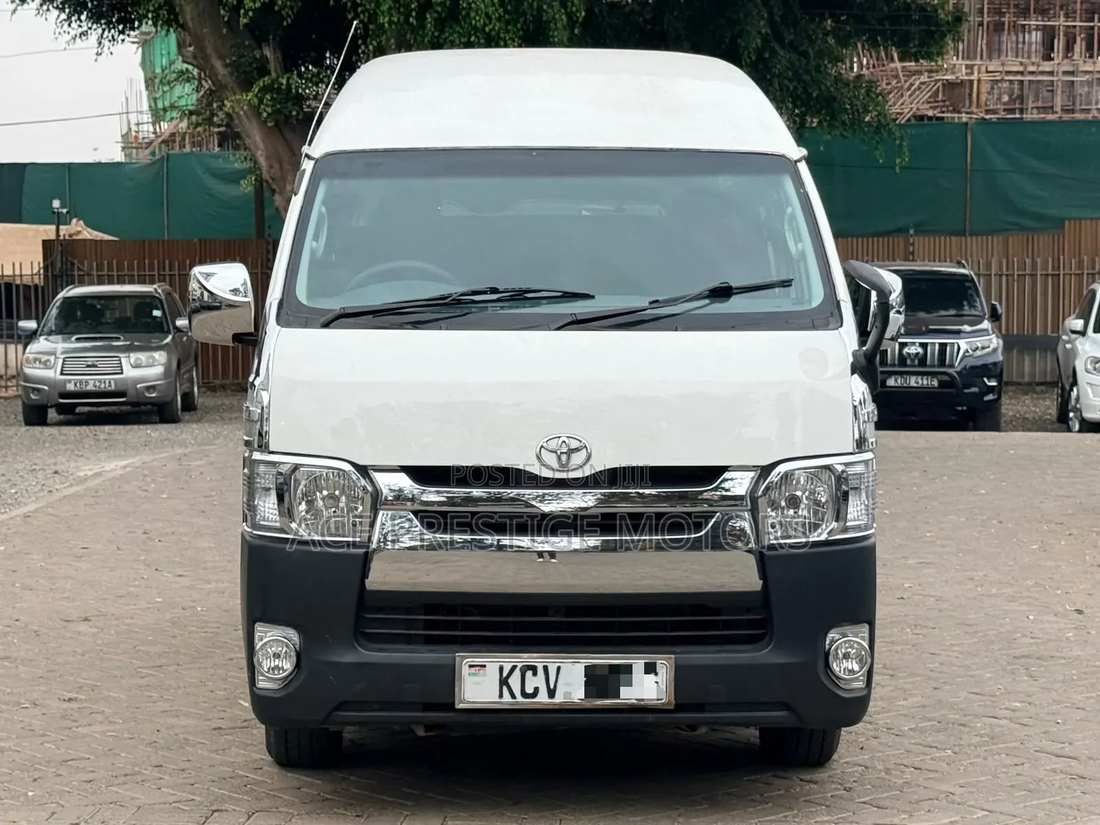 Toyota HiAce 2013 White