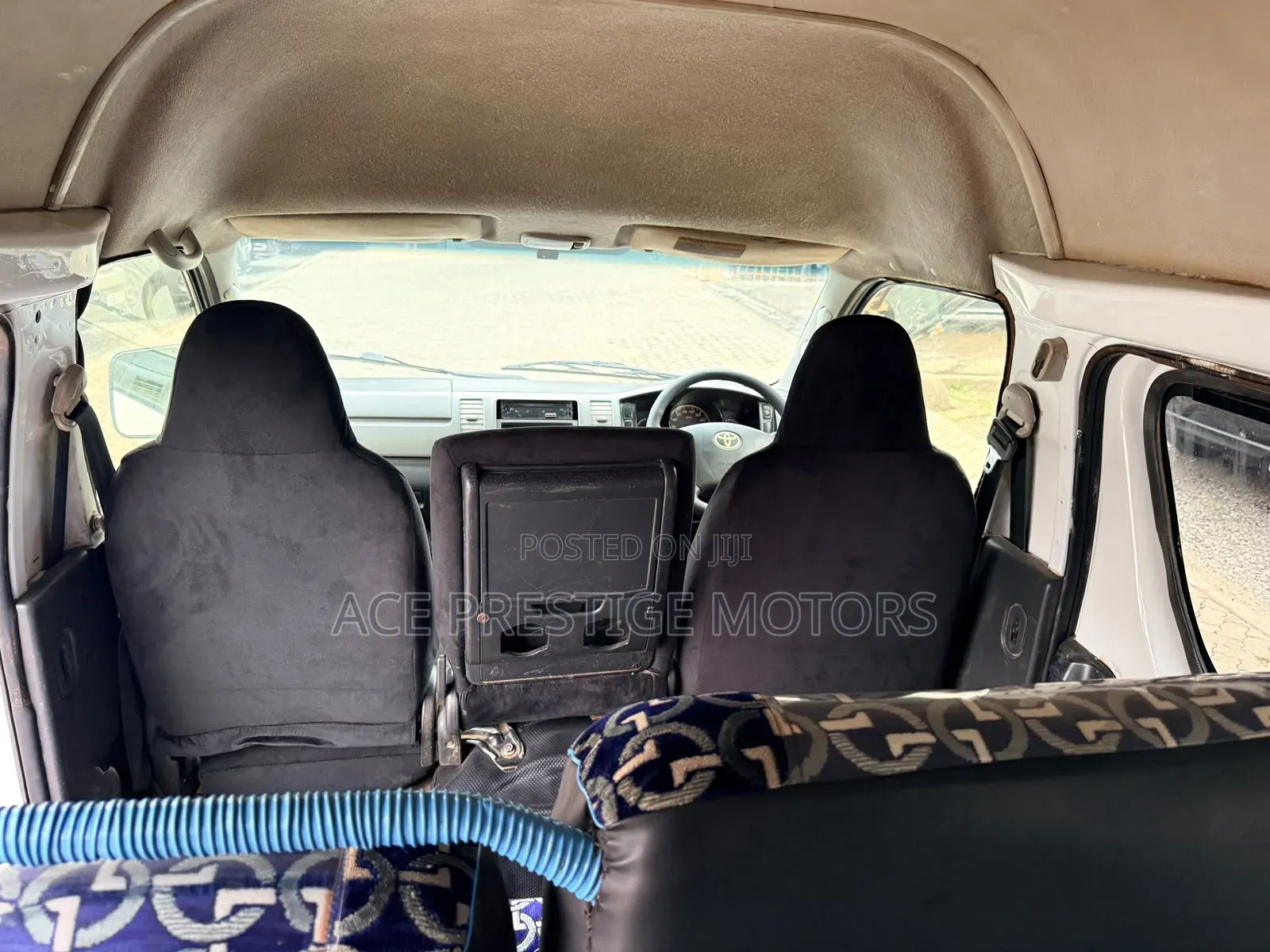 Toyota HiAce 2013 White