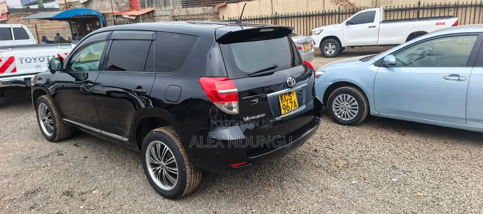 Toyota Vanguard 2011 Black