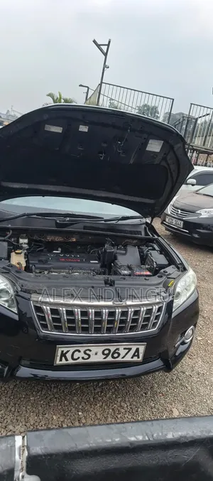 Toyota Vanguard 2011 Black