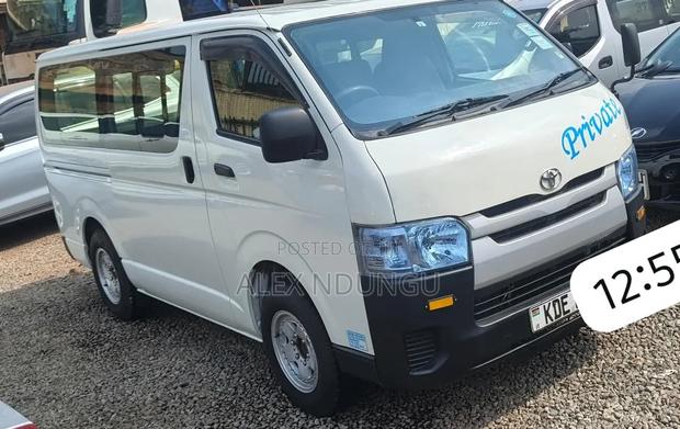 Toyota HiAce 2014 White - main view
