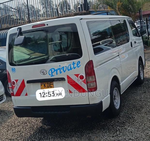 Toyota HiAce 2014 White - thumbnail 2