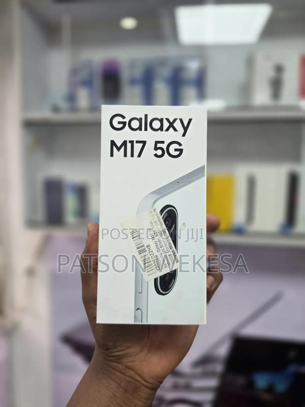 New Samsung Galaxy M17 5G 128 GB Silver - main view