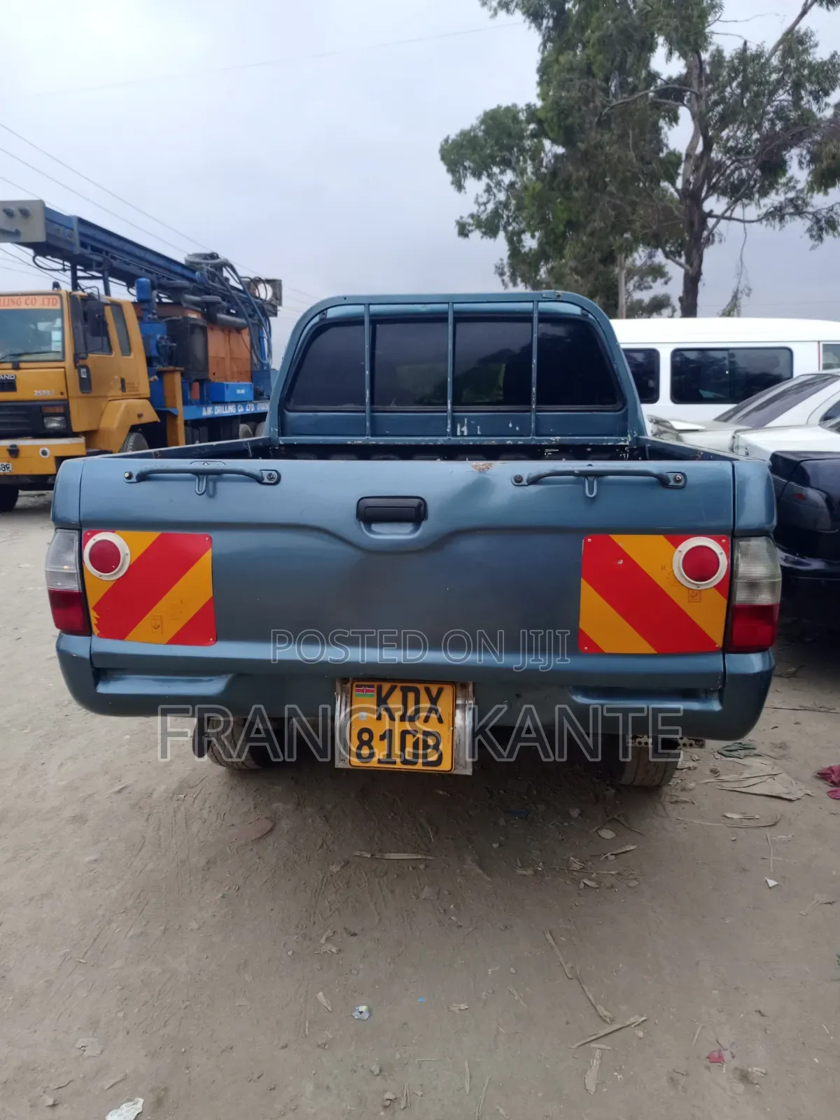 Mitsubishi L300 2010