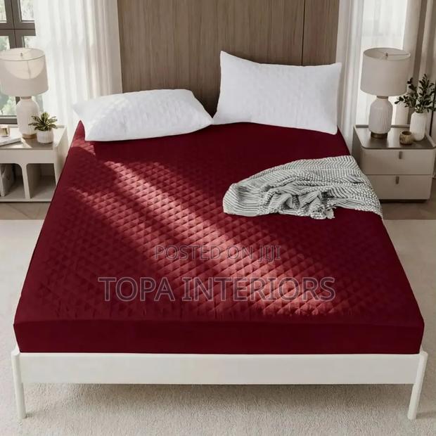 Maroon Quality Waterproof Mattress Protector With Fitted Edges